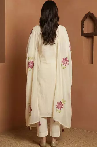 Women Floral Printed Regular Pure Cotton Kurta with Trousers & With Dupatta