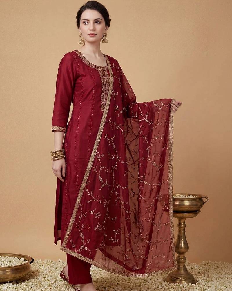 Women Ethnic Motifs Embroidered Regular Kurta with Trousers & With Dupatta