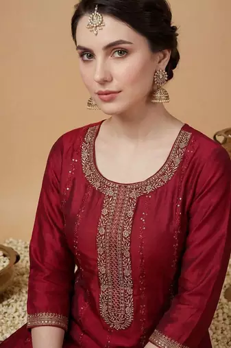Women Ethnic Motifs Embroidered Regular Kurta with Trousers & With Dupatta