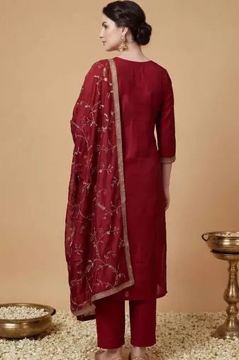 Women Ethnic Motifs Embroidered Regular Kurta with Trousers & With Dupatta