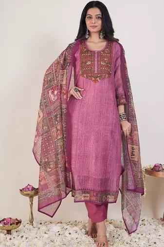 Ethnic Motifs Embroidered Chanderi Cotton Kurta With Trousers & Dupatta
