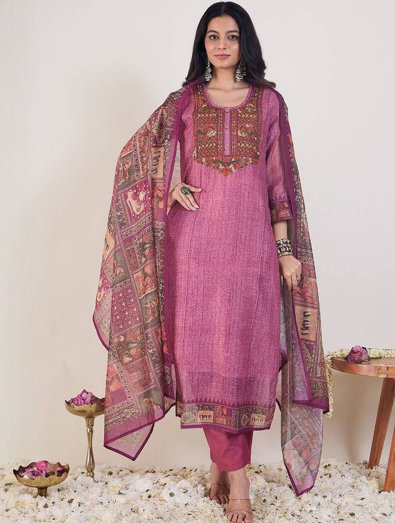 Ethnic Motifs Embroidered Chanderi Cotton Kurta With Trousers & Dupatta