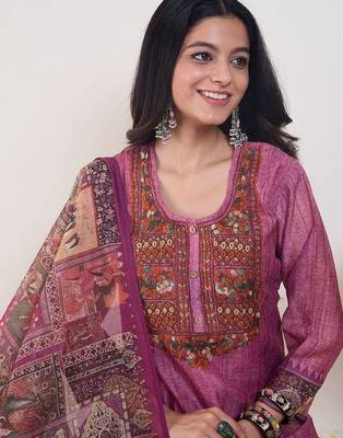 Ethnic Motifs Embroidered Chanderi Cotton Kurta With Trousers & Dupatta 2