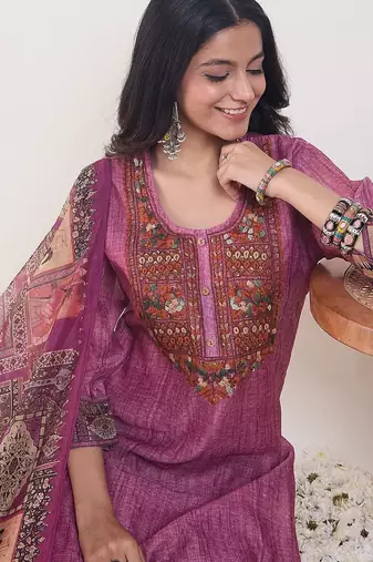 Ethnic Motifs Embroidered Chanderi Cotton Kurta With Trousers & Dupatta