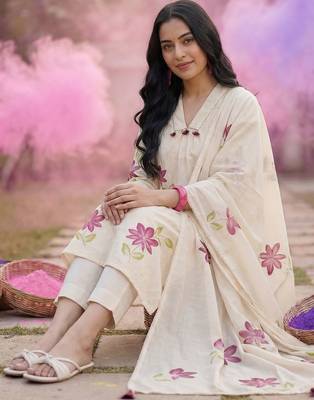 Women Floral Printed Regular Pure Cotton Straight Kurta with Trousers & Dupatta 1