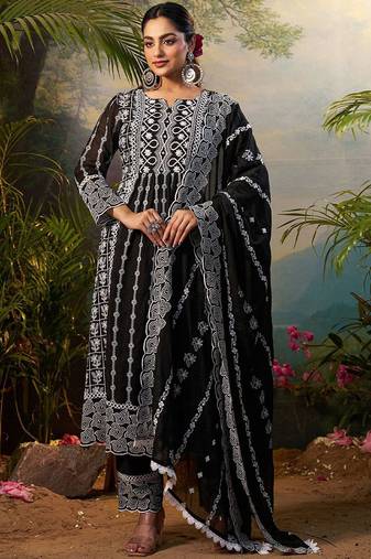 Women Floral Embroidered Cotton Kurta with Trousers & Dupatta