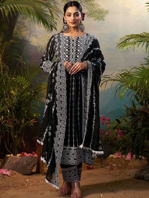 Women Floral Embroidered Cotton Kurta with Trousers & Dupatta 6