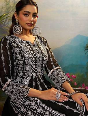 Women Floral Embroidered Cotton Kurta with Trousers & Dupatta 7