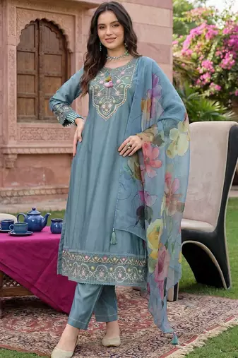Women Floral Embroidered Regular Thread Work Liva Kurta with Trousers & With Dupatta