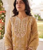 Women Floral Embroidered Regular Thread Work Kurta with Trousers & With Dupatta