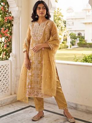 Women Floral Embroidered Regular Thread Work Kurta with Trousers & With Dupatta 5