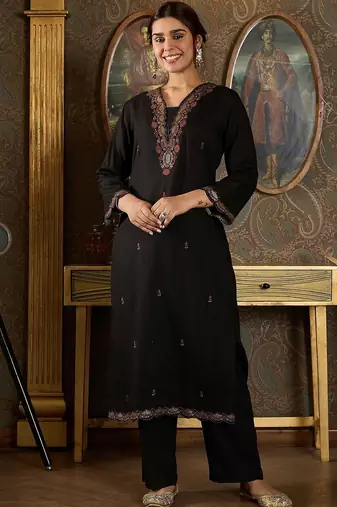 Women Ethnic Motifs Embroidered Regular Thread Work Kurta with Trousers & With Dupatta
