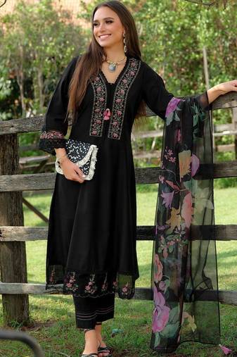 Women Floral Embroidered Regular Thread Work Pure Cotton Kurta with Trousers & With Dupatta