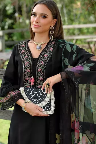 Women Floral Embroidered Regular Thread Work Pure Cotton Kurta with Trousers & With Dupatta