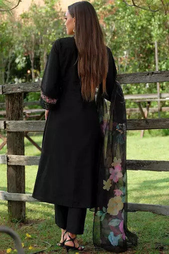 Women Floral Embroidered Regular Thread Work Pure Cotton Kurta with Trousers & With Dupatta