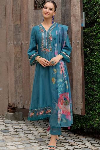 Floral Embroidered Thread Work Straight Kurta With Trousers & Dupatta