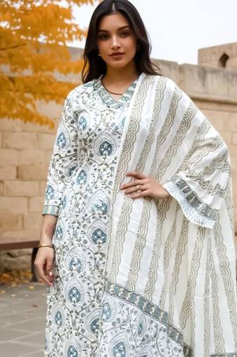 Women Ethnic Motifs Printed Cotton Kurta with Trousers & Dupatta