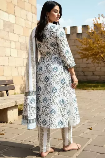 Women Ethnic Motifs Printed Cotton Kurta with Trousers & Dupatta