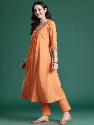 Ethnic Motifs Embroidered Pure Cotton Kurta with Trousers 4