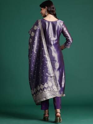 Women Ethnic Motifs Jacquard Zari Kurta with Trousers & With Dupatta 6