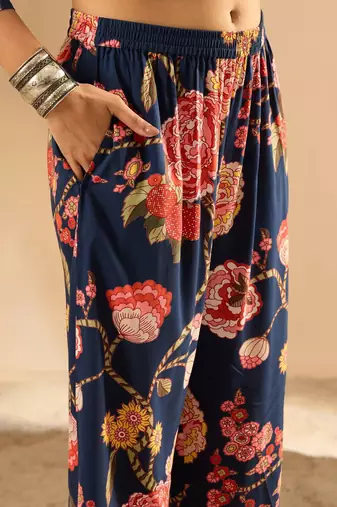 Women Floral Printed Regular Kurta with Palazzos
