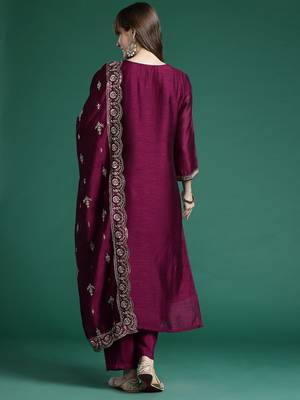 Ethnic Motifs Embroidered Sequinned Kurta with Trousers & With Dupatta 8