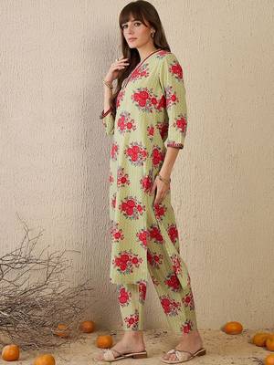 Women Floral Printed Regular Mirror Work Pure Cotton Kurta with Trousers 4