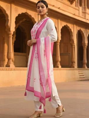 Women Floral Embroidered Regular Thread Work Kurta with Trousers & With Dupatta 3