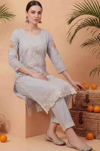 Women Floral Embroidered Regular Sequinned Pure Cotton Kurta with Trousers & With Dupatta