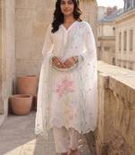 Women Floral Regular Thread Work Kurta with Trousers & With Dupatta