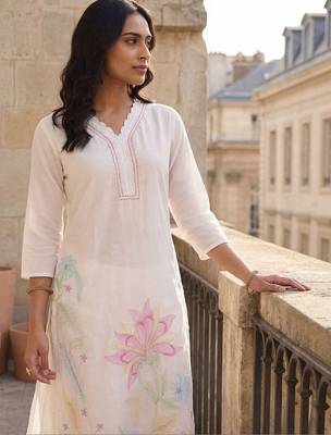 Women Floral Regular Thread Work Kurta with Trousers & With Dupatta 2
