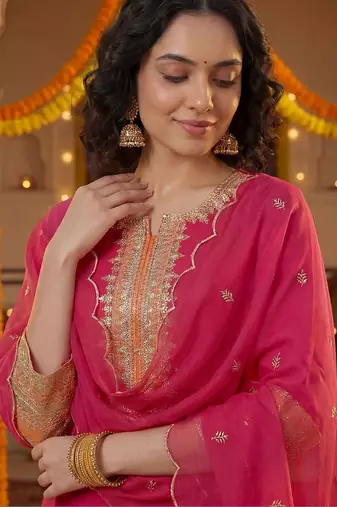 Women Ethnic Motifs Embroidered Regular Thread Work Kurta with Trousers & With Dupatta