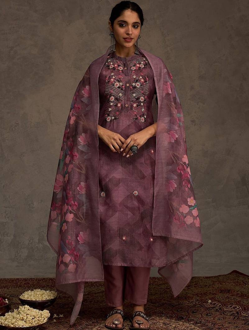 Women Floral Embroidered Regular Thread Work Chanderi Cotton Kurta with Trousers & With Dupatta
