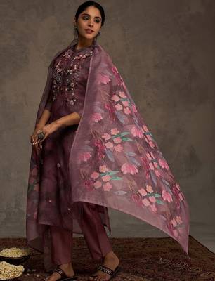Women Floral Embroidered Regular Thread Work Chanderi Cotton Kurta with Trousers & With Dupatta 7