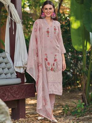 Women Floral Embroidered Regular Thread Work Kurta with Trousers & With Dupatta 3