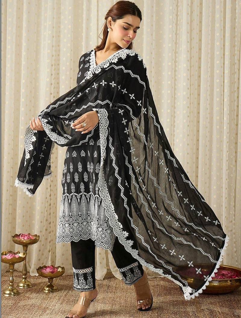 Women Ethnic Motifs Embroidered Regular Thread Work Pure Cotton Kurta with Trousers & With Dupatta