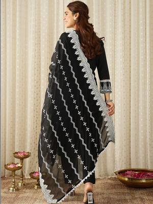 Women Ethnic Motifs Embroidered Regular Thread Work Pure Cotton Kurta with Trousers & With Dupatta 4