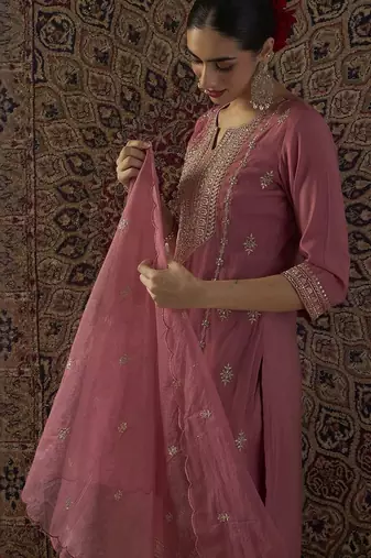 Ethnic Motifs Embroidered Notch Neck Zari Kurta With Palazzos & Dupatta