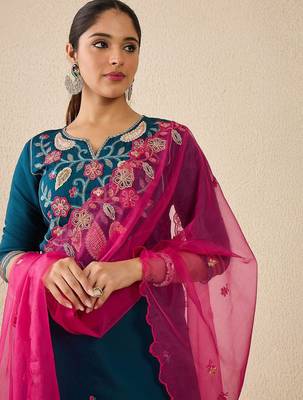 Women Ethnic Motifs Printed Kurta with Trousers & Dupatta 1
