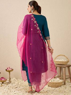 Women Ethnic Motifs Printed Kurta with Trousers & Dupatta 5