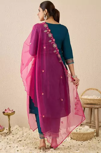 Women Ethnic Motifs Printed Kurta with Trousers & Dupatta