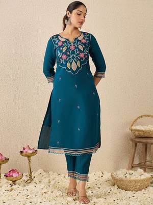 Women Ethnic Motifs Printed Kurta with Trousers & Dupatta 6