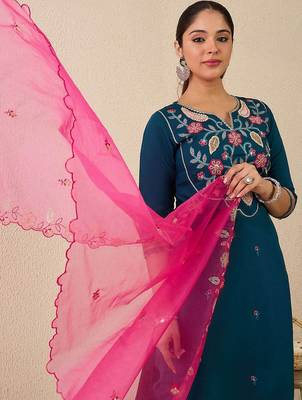 Women Ethnic Motifs Printed Kurta with Trousers & Dupatta 7