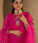 Women Floral Embroidered Thread Work Kurta With Trousers & Dupatta Kurta Sets