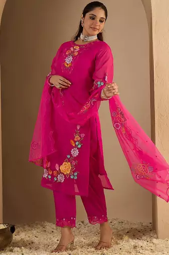Women Floral Embroidered Thread Work Kurta With Trousers & Dupatta Kurta Sets
