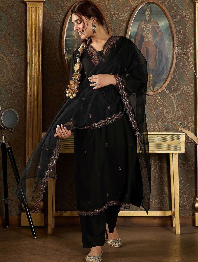 Ethnic Motifs Embroidered Thread Work Kurta with Trousers & Dupatta