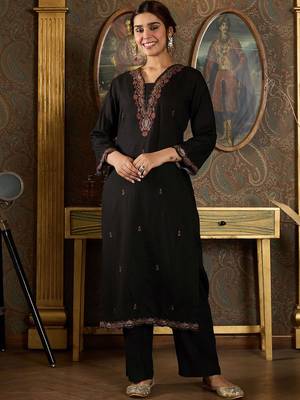 Ethnic Motifs Embroidered Thread Work Kurta with Trousers & Dupatta 4