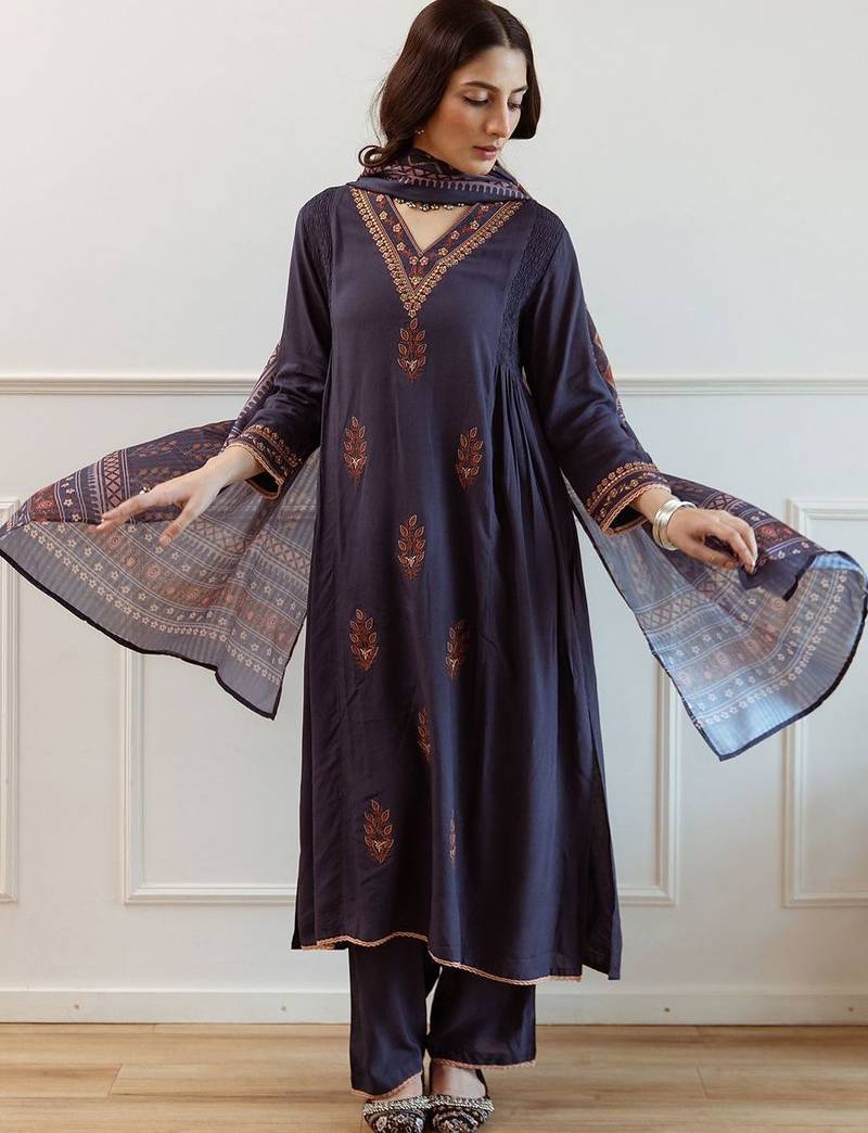 Women Ethnic Motifs Embroidered Regular Thread Work Kurta with Trousers Dupatta