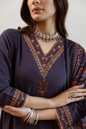 Women Ethnic Motifs Embroidered Regular Thread Work Kurta with Trousers Dupatta
