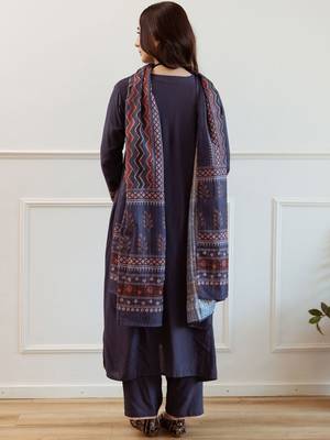 Women Ethnic Motifs Embroidered Regular Thread Work Kurta with Trousers Dupatta 5